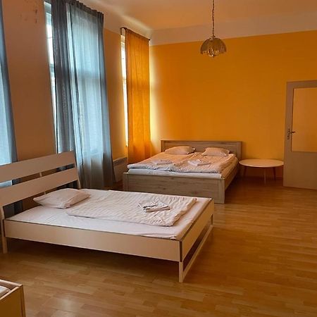 Hotel Praha Club Bed & Breakfast Exterior photo