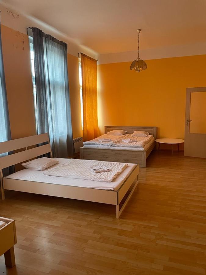 Hotel Praha Club Bed & Breakfast Exterior photo