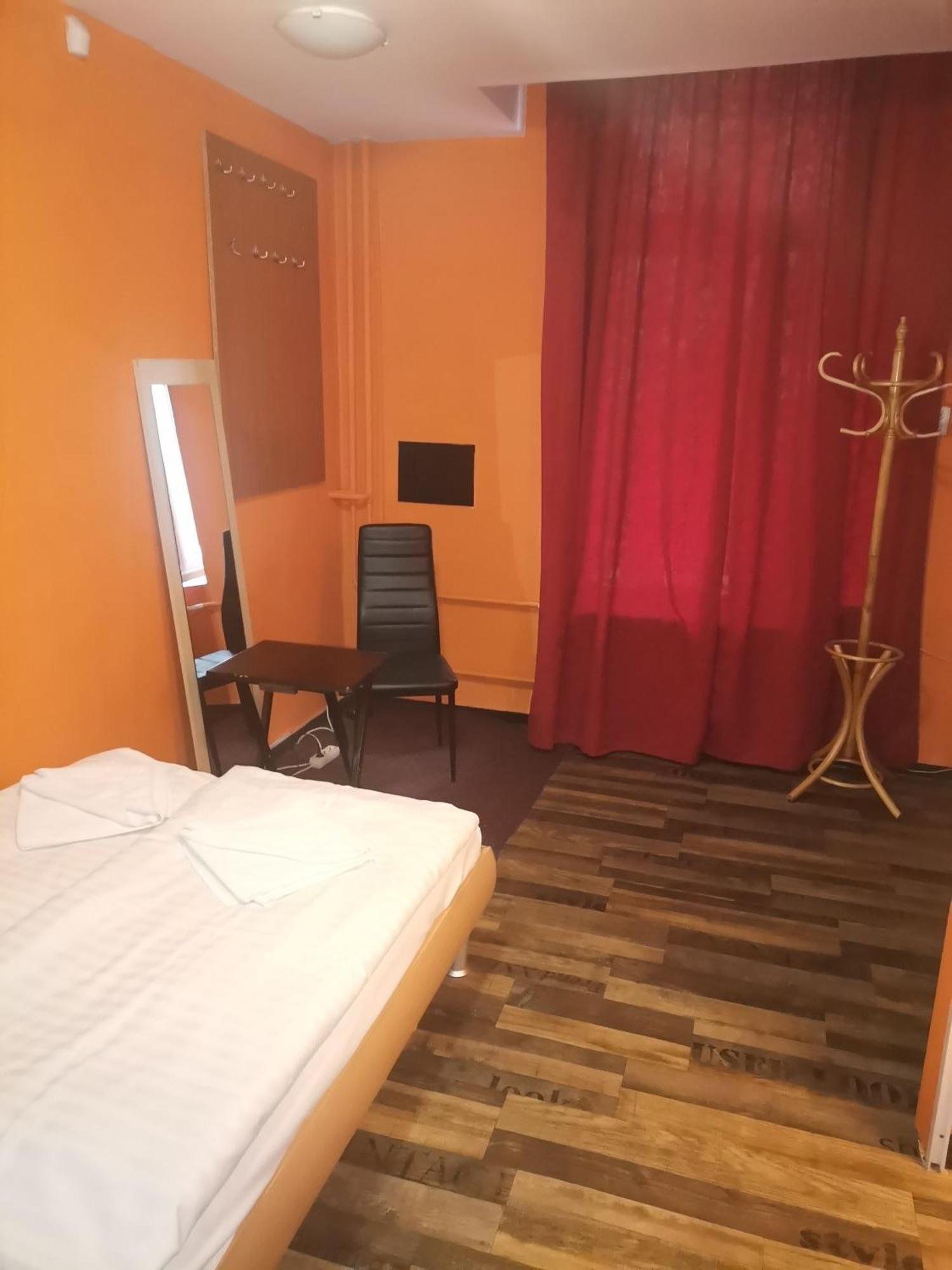 Hotel Praha Club Bed & Breakfast Exterior photo
