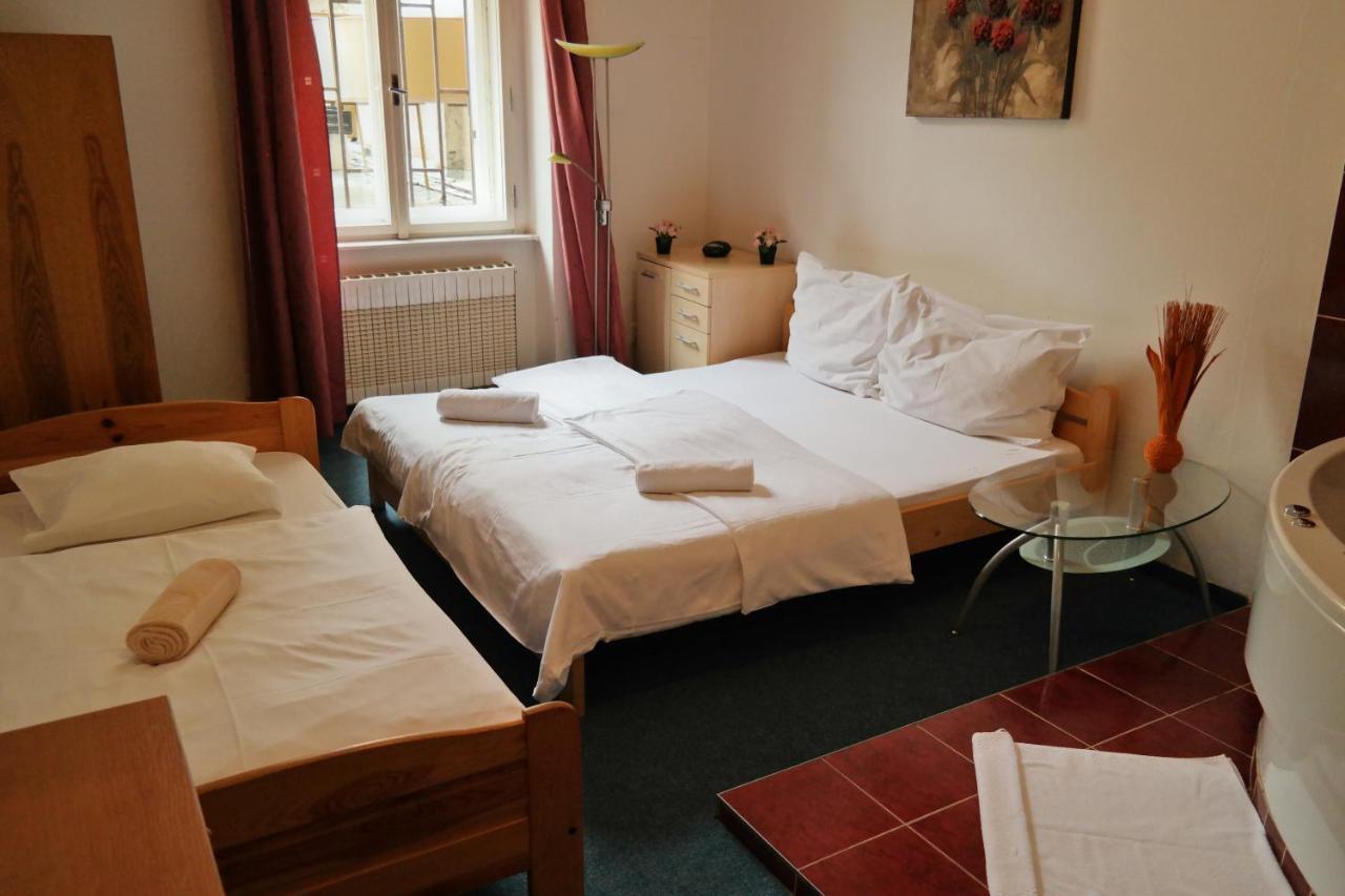 Hotel Praha Club Bed & Breakfast Exterior photo