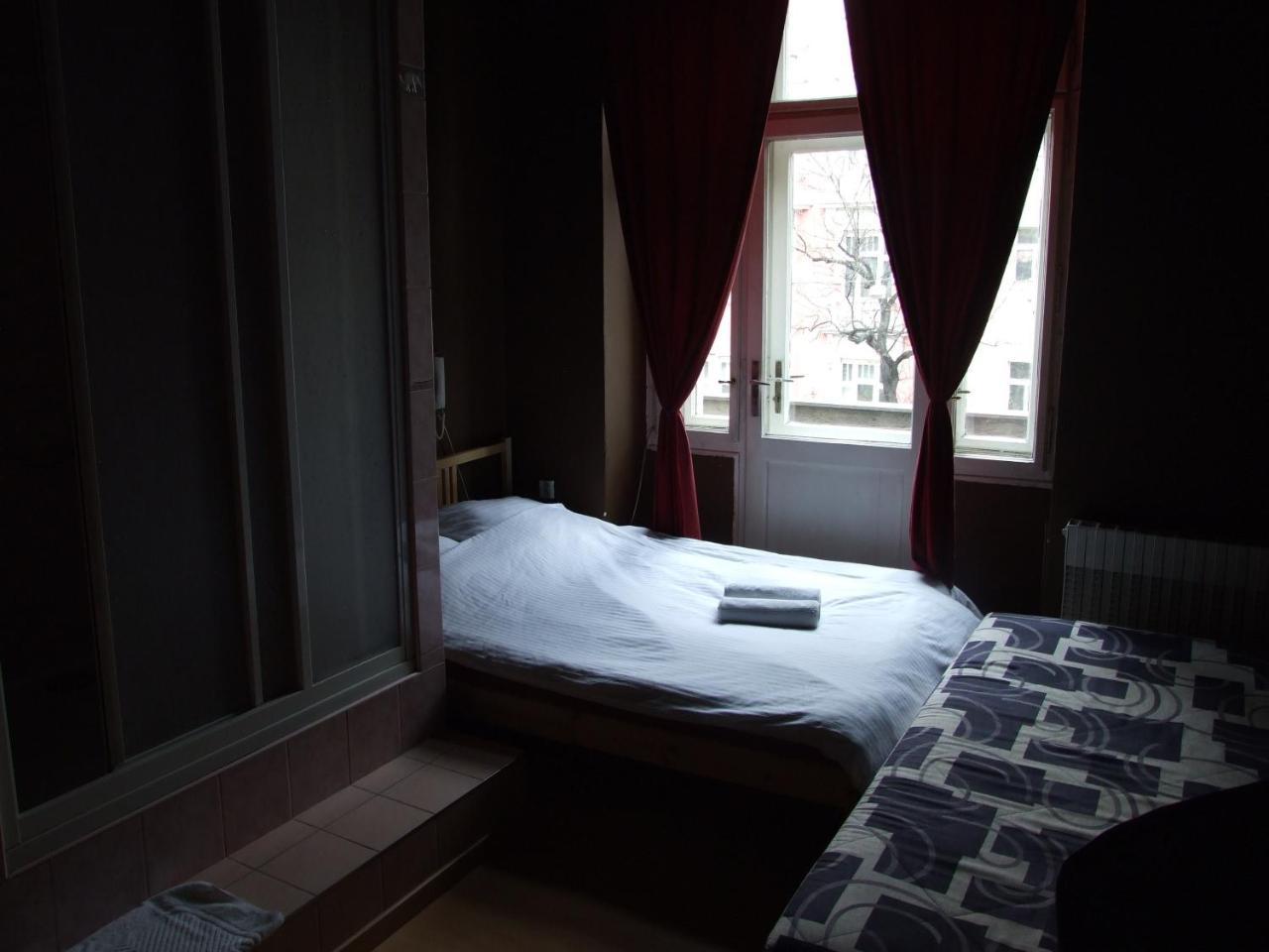Hotel Praha Club Bed & Breakfast Exterior photo