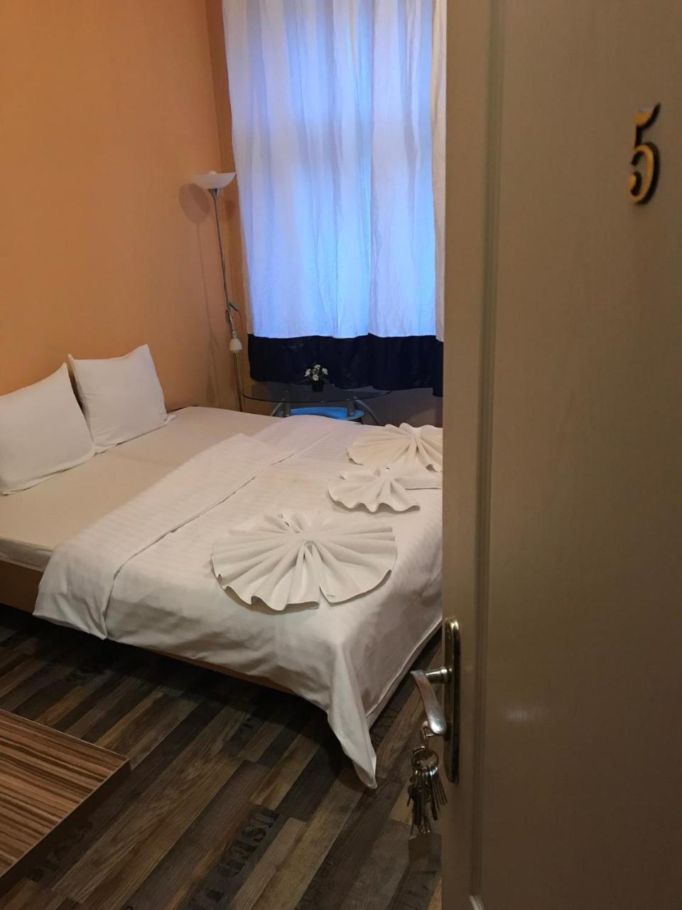 Hotel Praha Club Bed & Breakfast Exterior photo