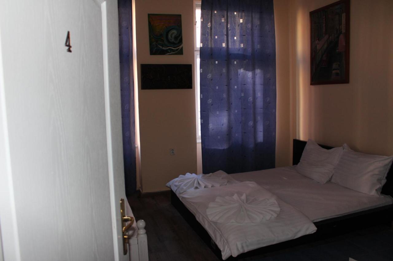 Hotel Praha Club Bed & Breakfast Exterior photo