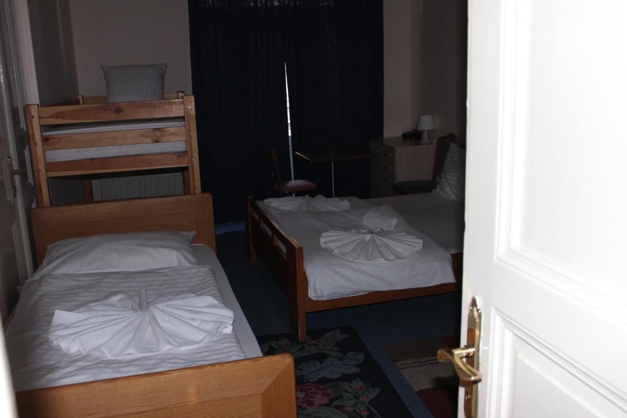 Hotel Praha Club Bed & Breakfast Exterior photo