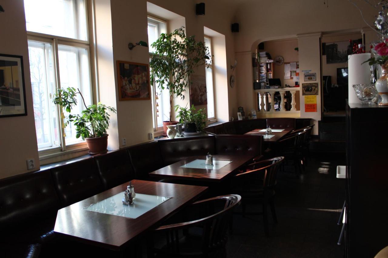 Hotel Praha Club Bed & Breakfast Exterior photo